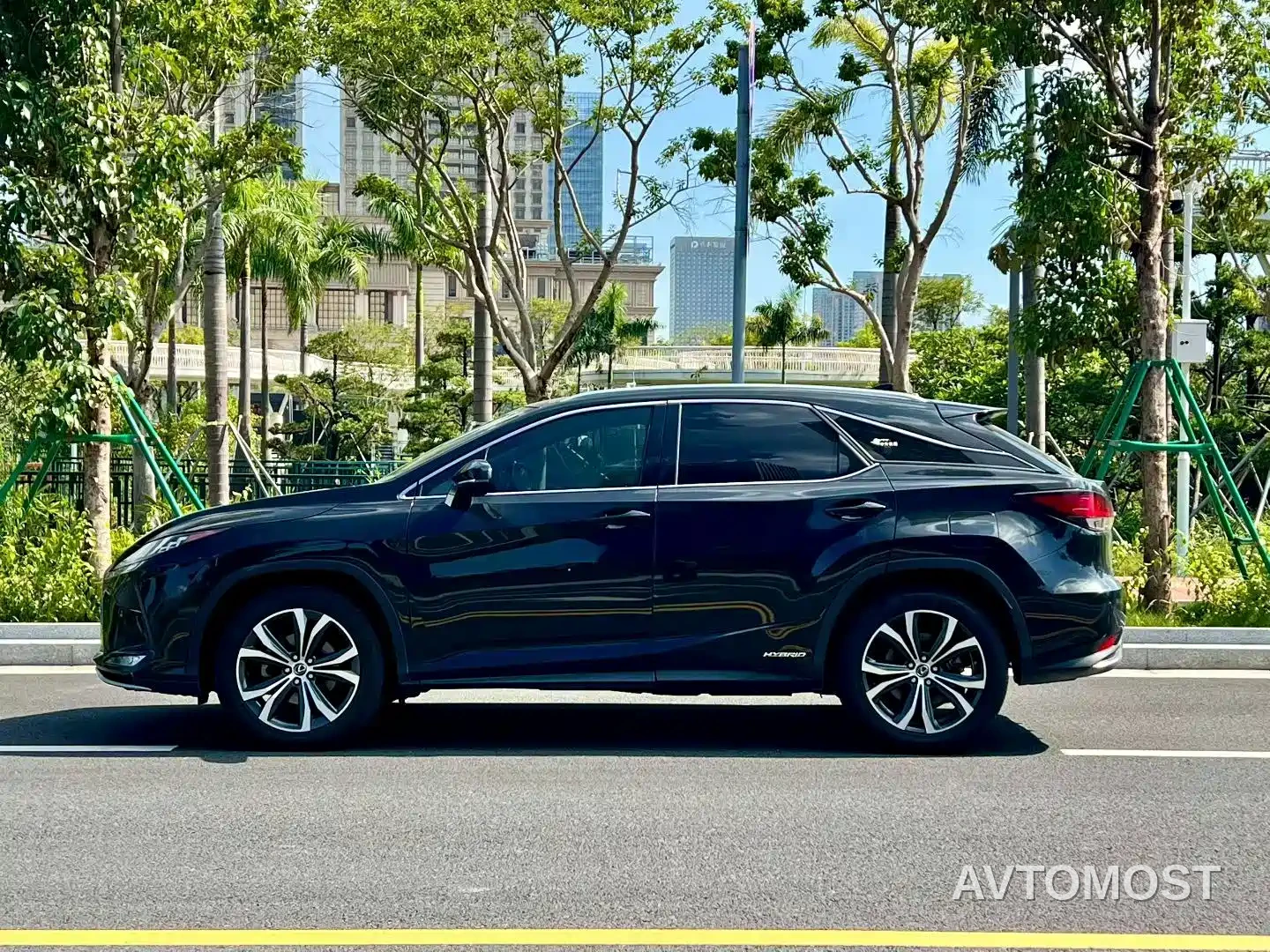 Lexus RX 2020 Facelift 450h AWD Elegance Edition — фото 3