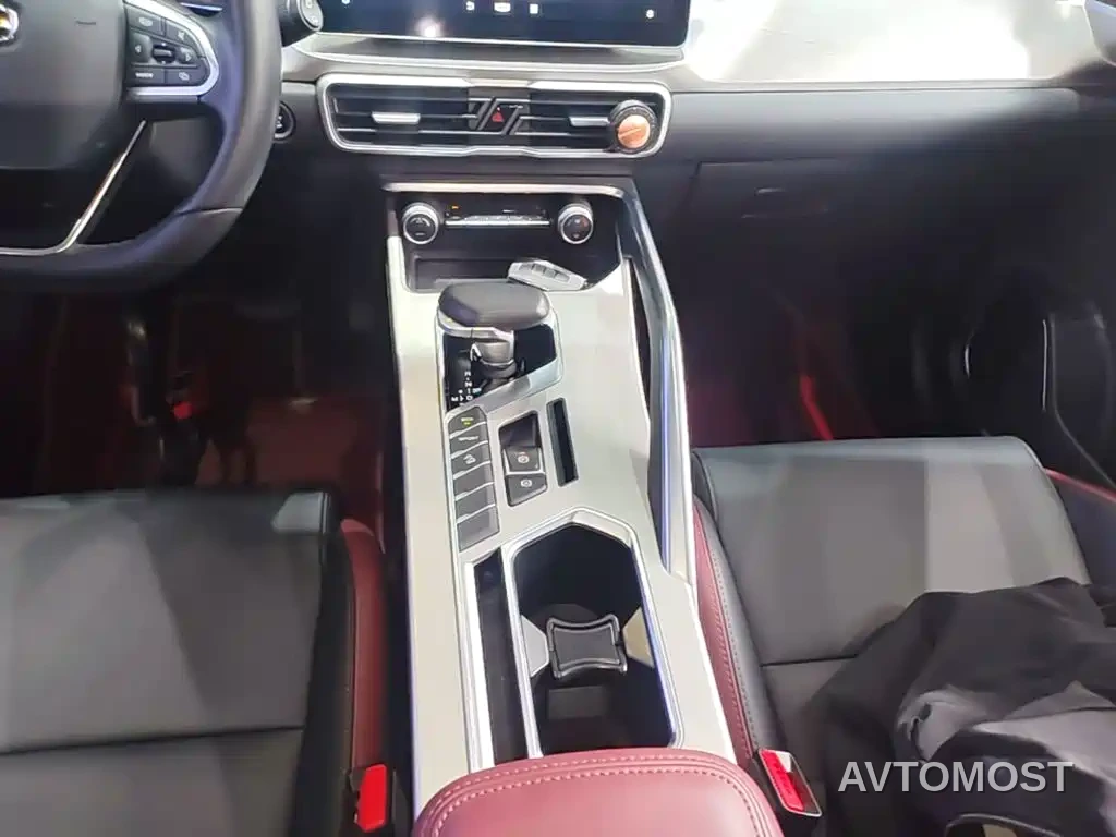 Geely Binyue 2021 1.4T DCT Diamond Edition — фото 10