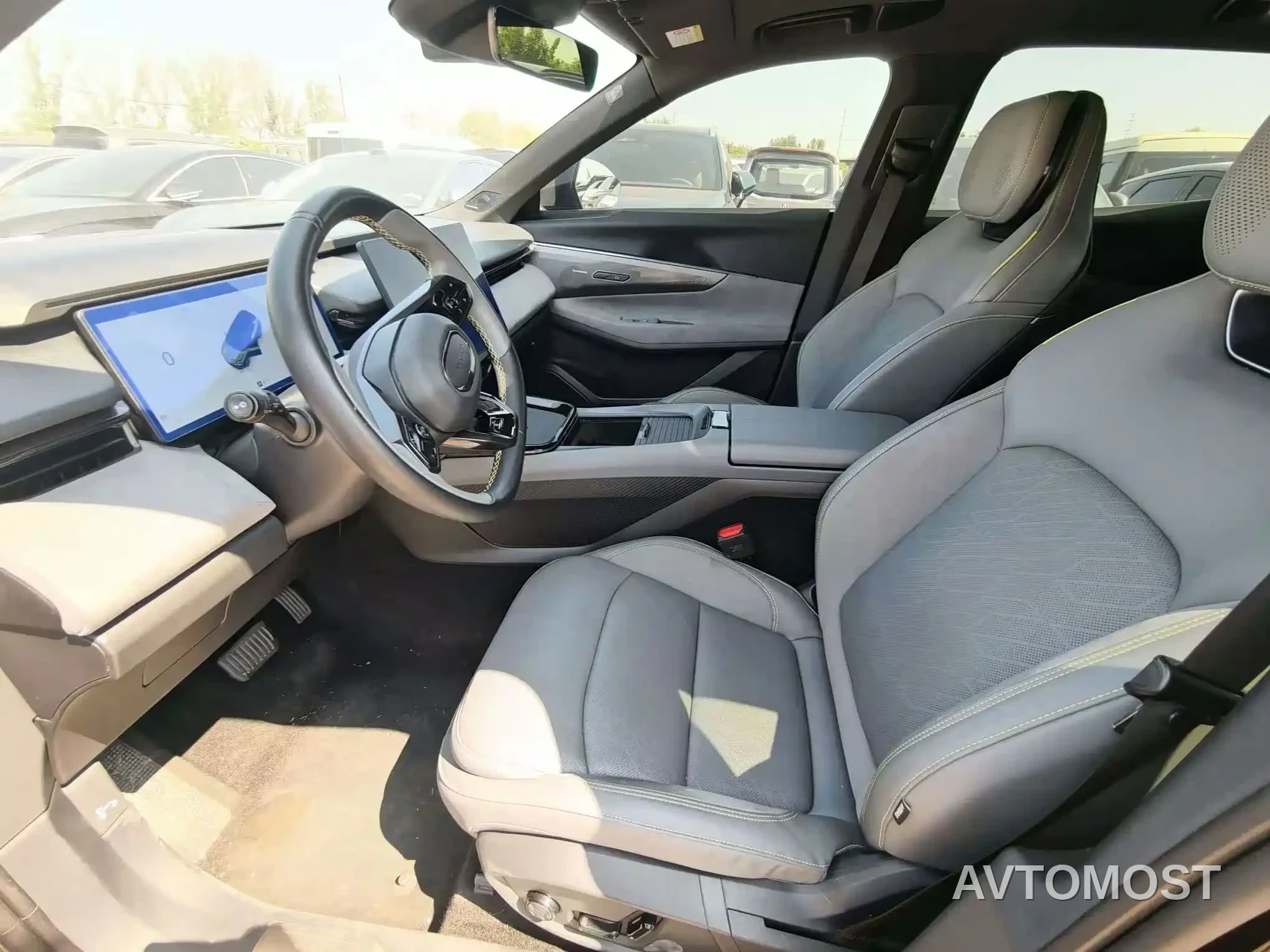 Lynk & Co 08 EM-P 2024 120km Long Range Plus — фото 4