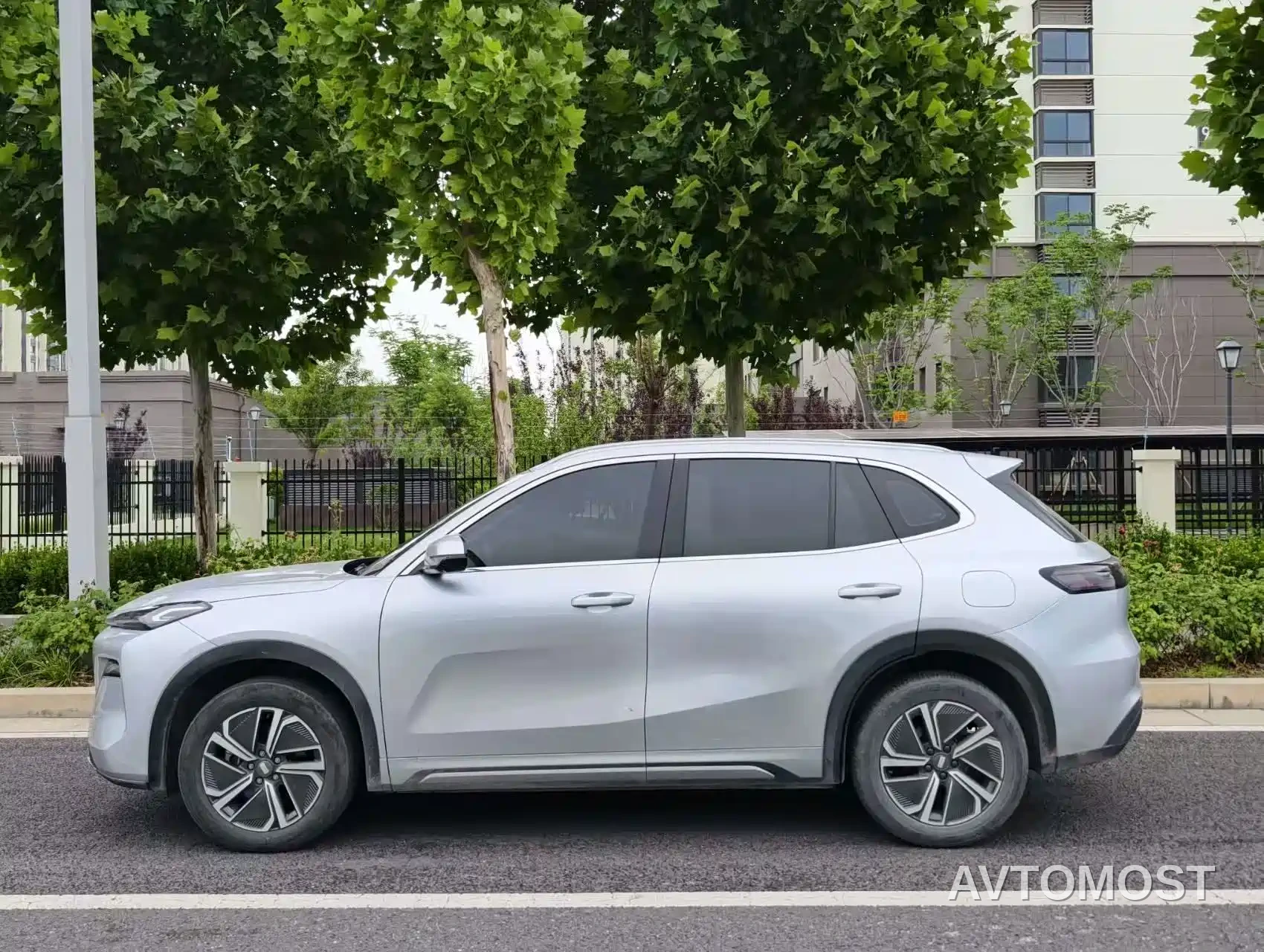 Geely Galaxy Starship 7 EM-i 2025 Model 120km Explorer+ Edition — фото 7