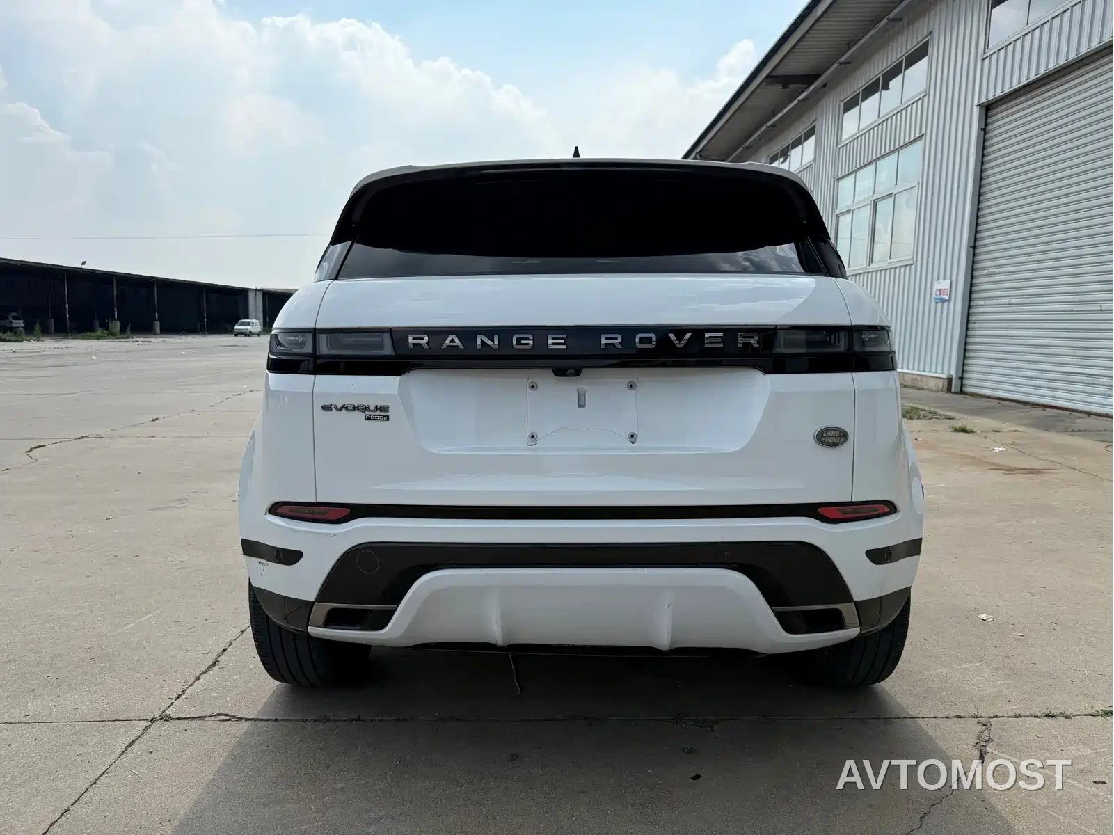 Land Rover Range Rover Evoque New Energy 2023 Range Rover Evoque L P300e Plug-in Hybrid Edition — фото 8
