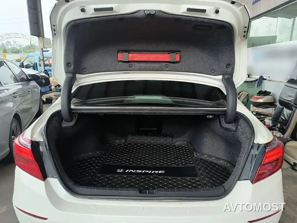 Honda Inspire 2019 Sharp Hybrid 2.0L Pure Elegance China VI — фото 17