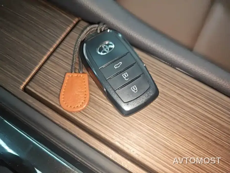 Toyota Crown (Import) 2024 2.5L Ultimate Edition