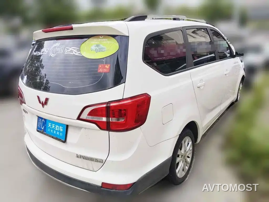 Wuling 730 2020 Commercial Vehicle 1.5L Manual Premium Edition 7-Seater — фото 2