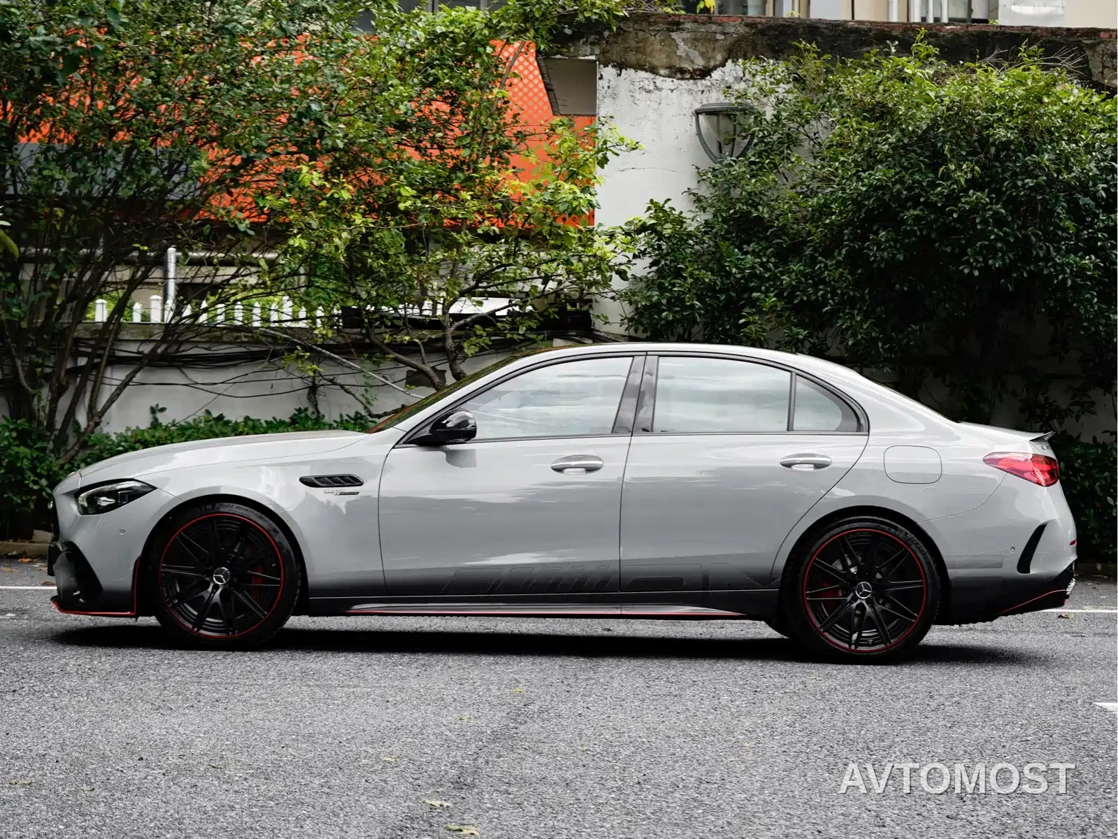 Mercedes-Benz C-Class AMG New Energy 2024 Mercedes-AMG C 63 S E PERFORMANCE F1 Edition — фото 3