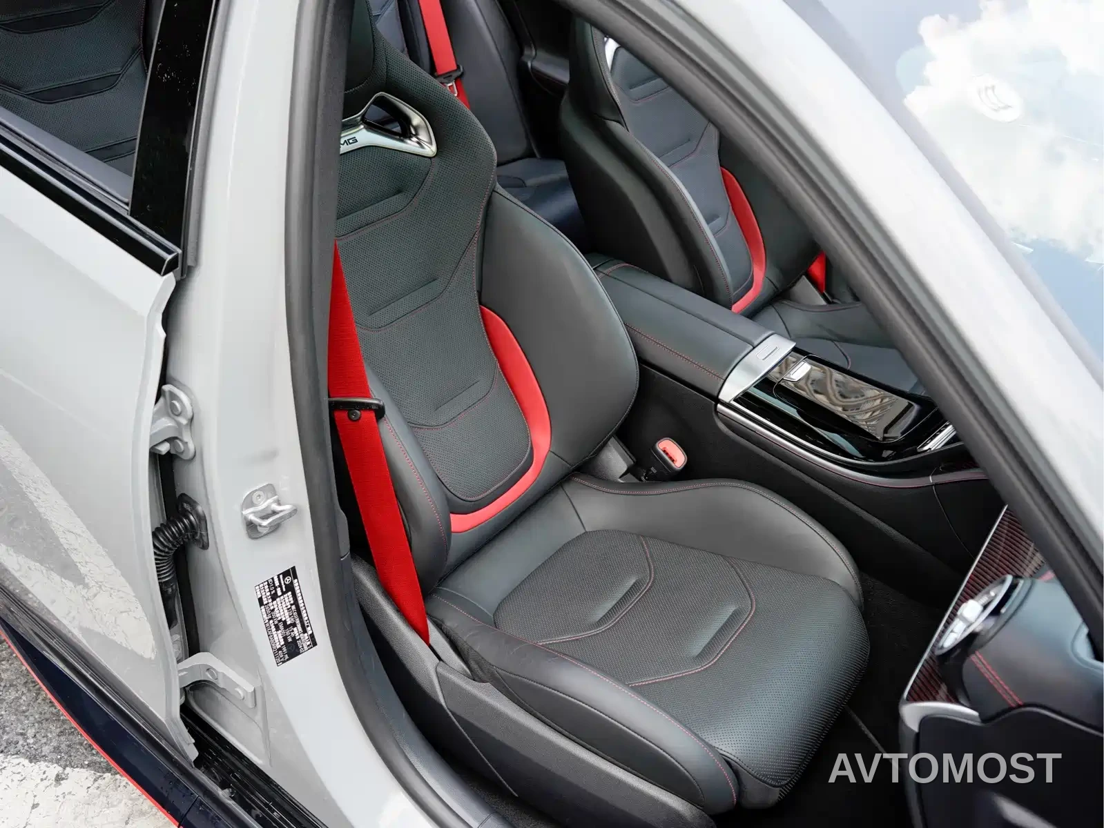 Mercedes-Benz C-Class AMG New Energy 2024 Mercedes-AMG C 63 S E PERFORMANCE F1 Edition — фото 20