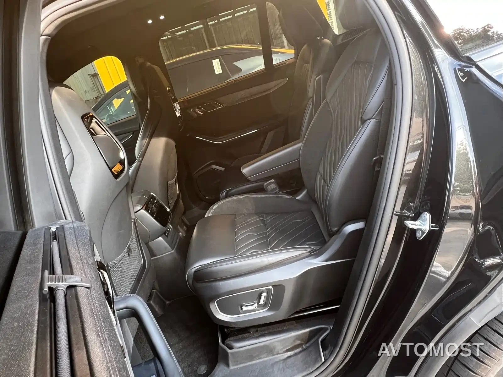 Lynk & Co 09 2021 2.0T Halo 6-Seater — фото 10