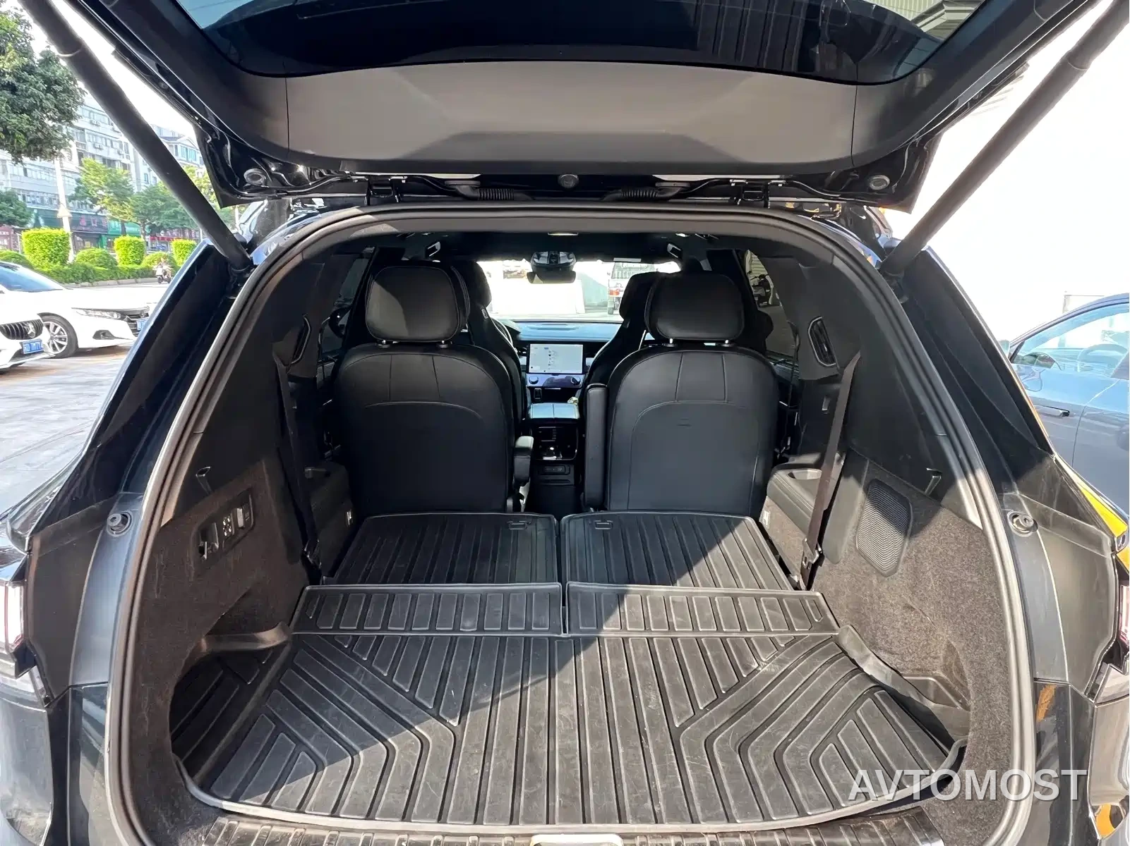 Lynk & Co 09 2021 2.0T Halo 6-Seater — фото 11