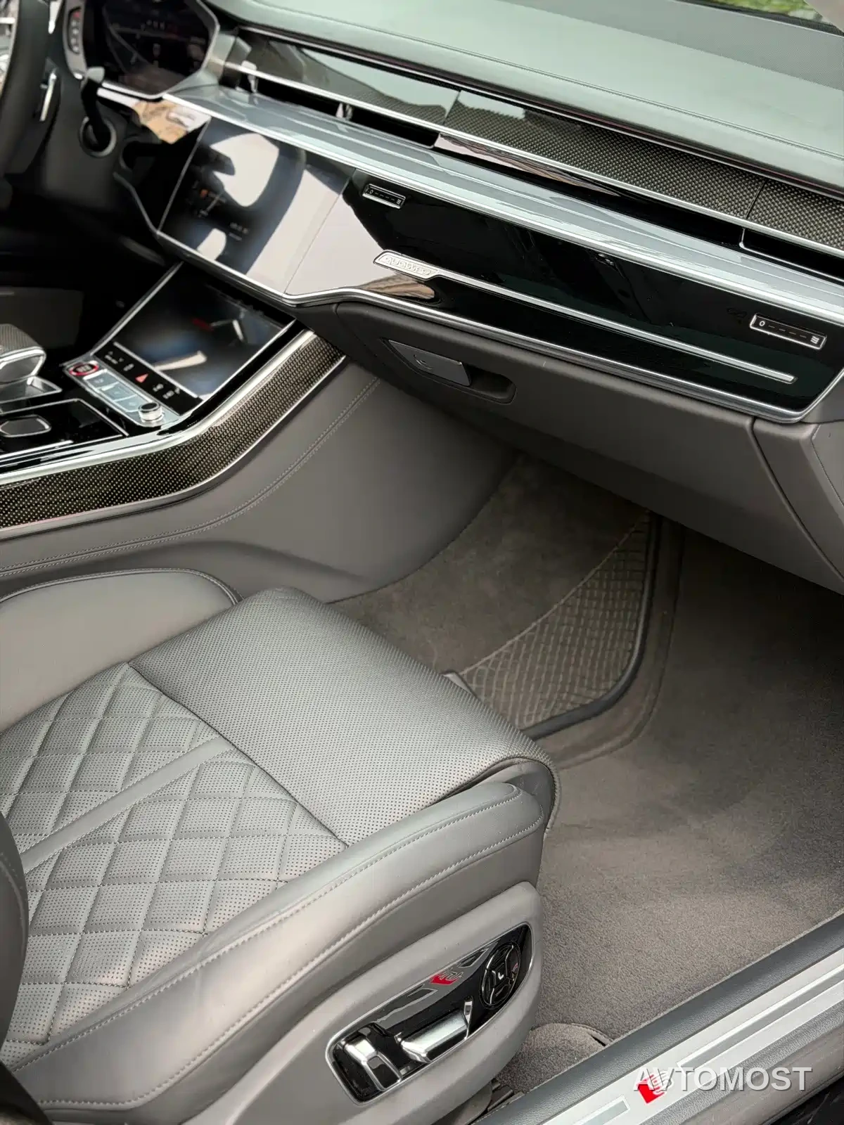 Audi S8 2021 S8L 4.0TFSI quattro — фото 16