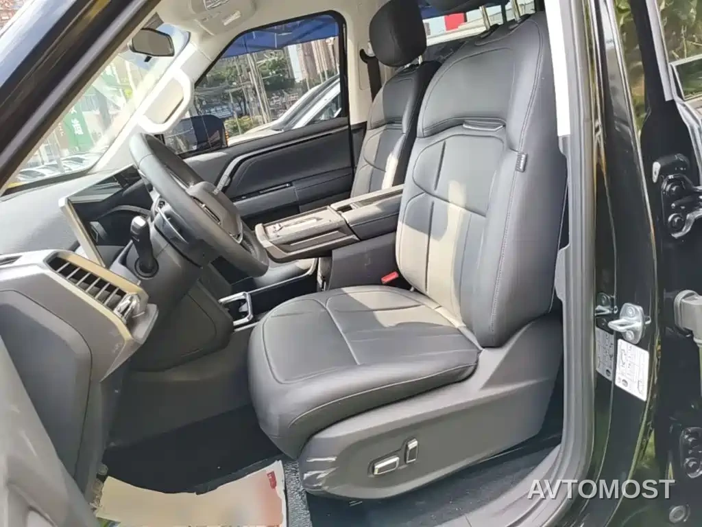 SAIC Maxus Interstellar X 2025 2.5T Luxury Edition — фото 12
