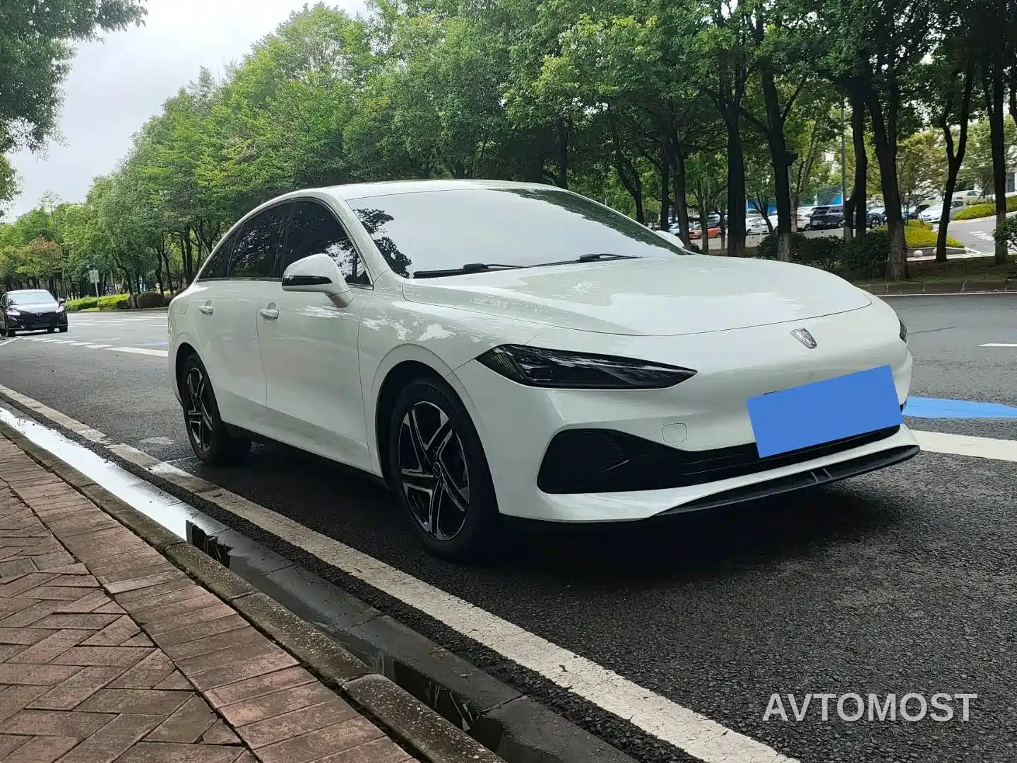 Roewe D7 2023 DMH 125km Beyond Edition — фото 3