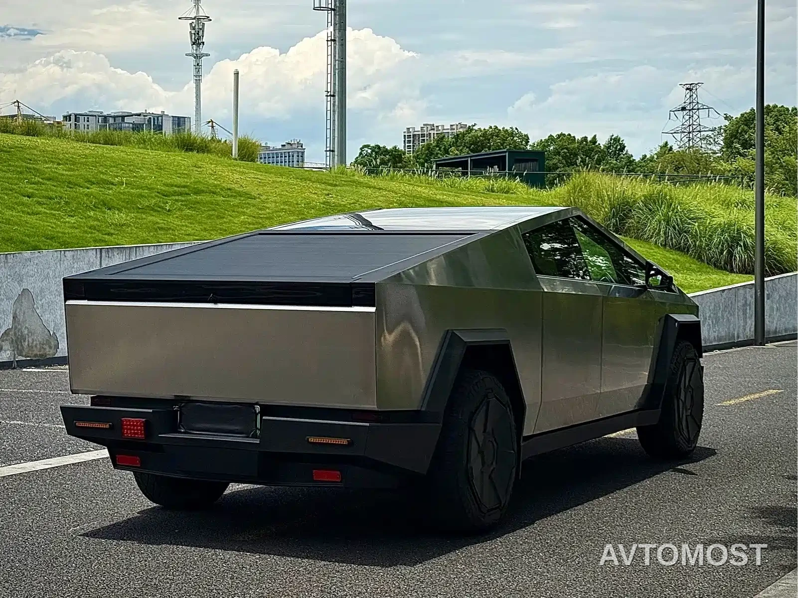Tesla Cyber Off-Road Traveler 2024 Rear-Wheel Drive — фото 5