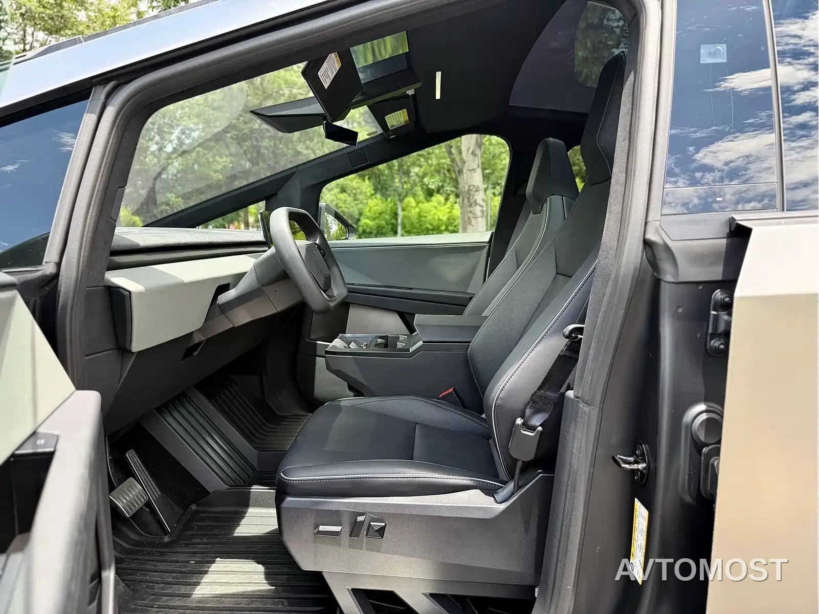 Tesla Cyber Off-Road Traveler 2024 Rear-Wheel Drive — фото 10