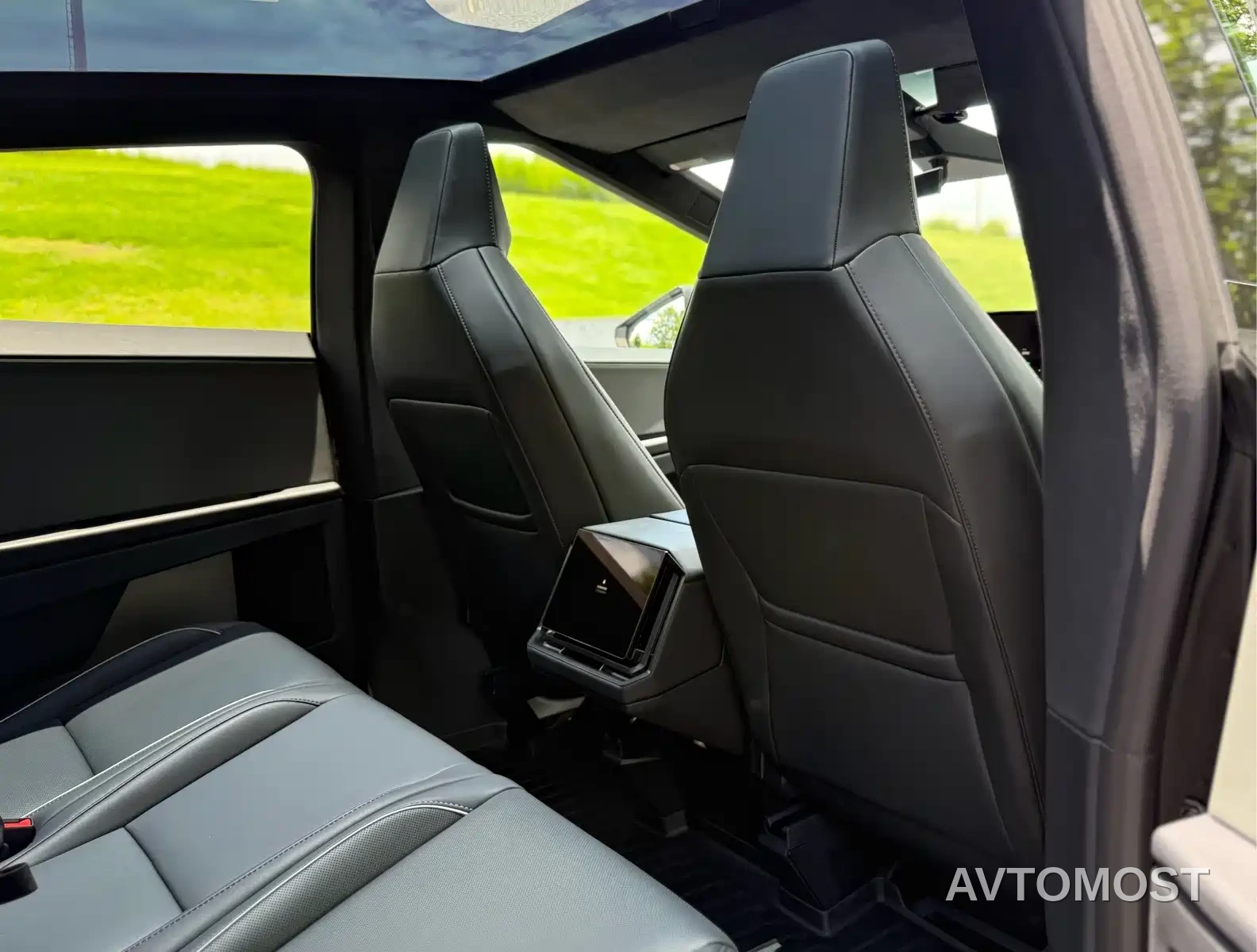 Tesla Cyber Off-Road Traveler 2024 Rear-Wheel Drive — фото 19
