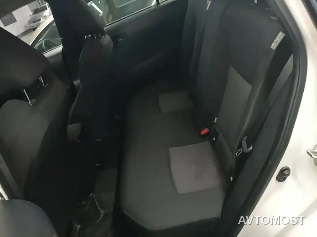 Toyota Frontlander 2022 2.0L CVT Elite — фото 11