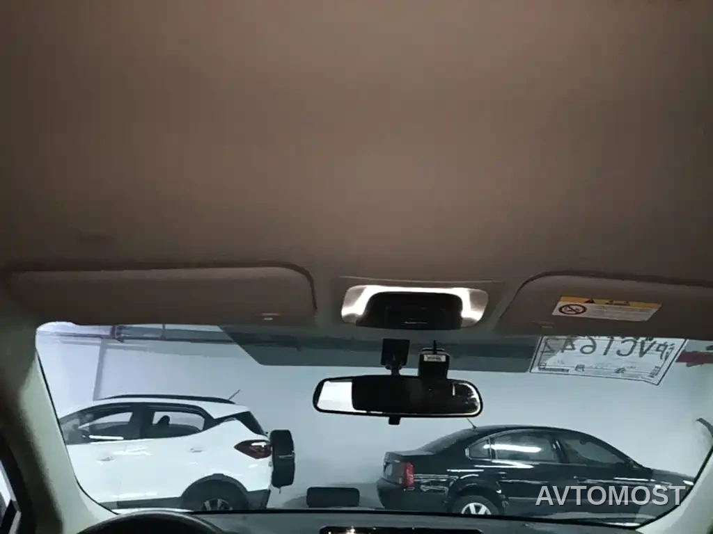 Toyota Frontlander 2022 2.0L CVT Elite — фото 12