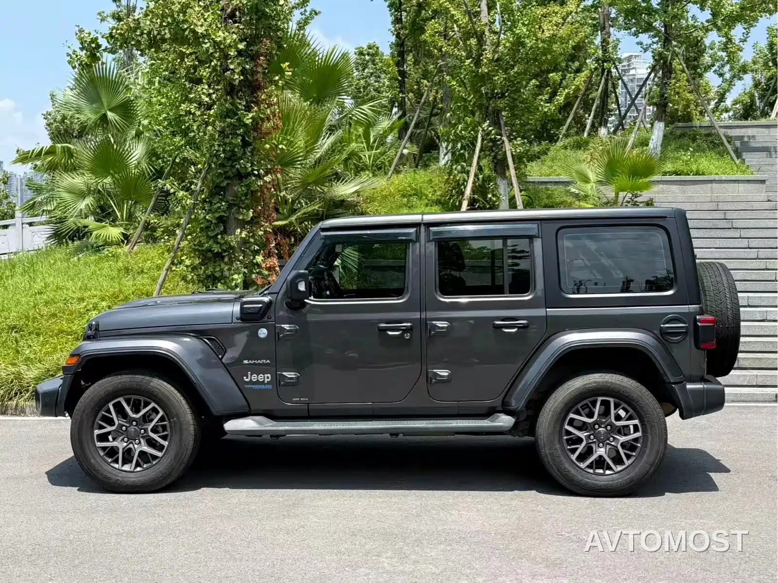 Jeep Wrangler 4xe 2021 4-Door 2.0T 4xe Sahara — фото 3