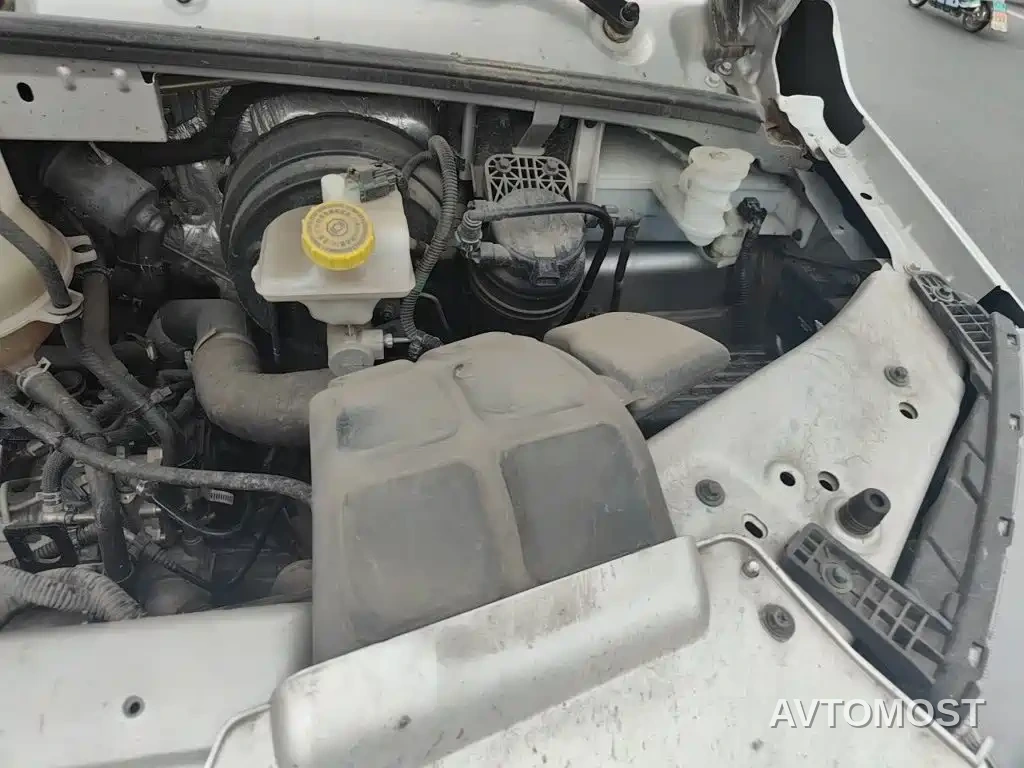 Dongfeng Yufeng 2023 V9+ 2.0T Manual FWD Multi-purpose Medium Wheelbase Medium Roof 7/8/9 Seater — фото 18