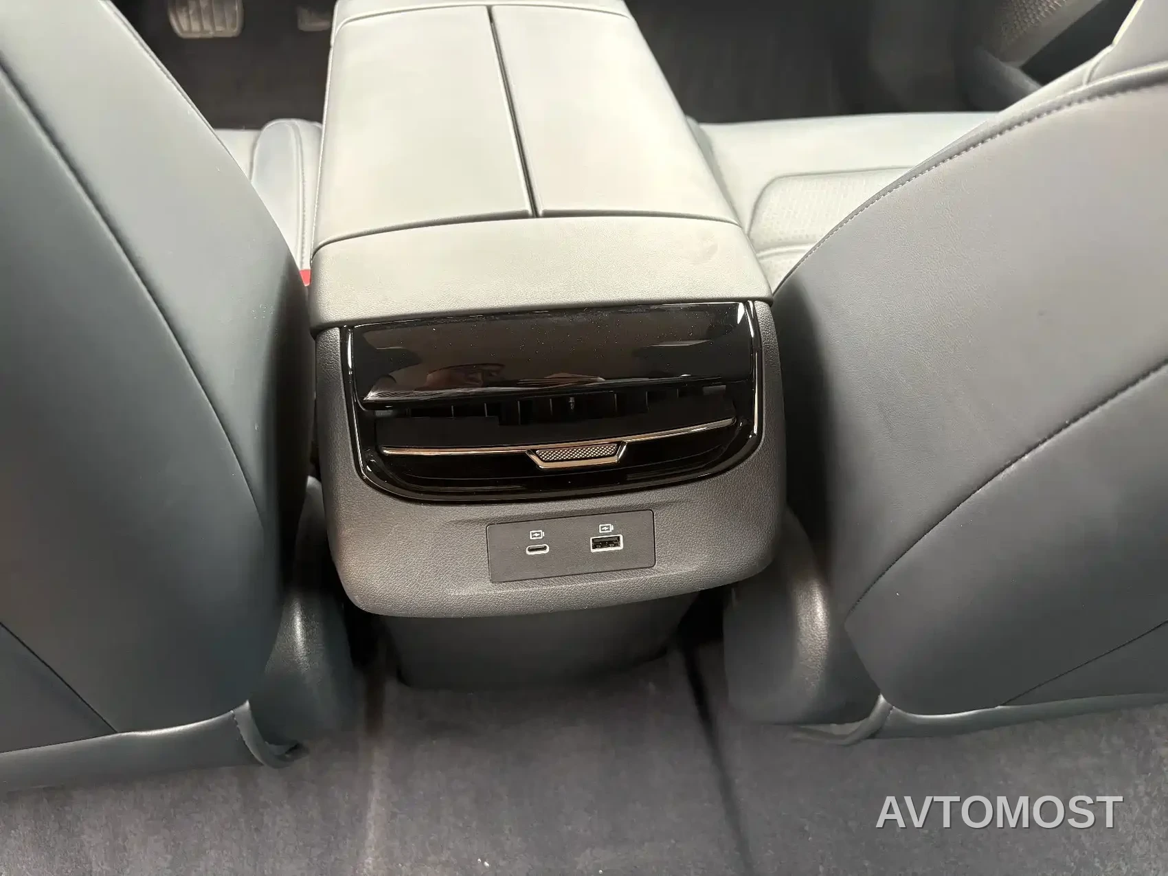 Dongfeng Yipai eπ007 2024 Pure Electric 530Air Edition — фото 10