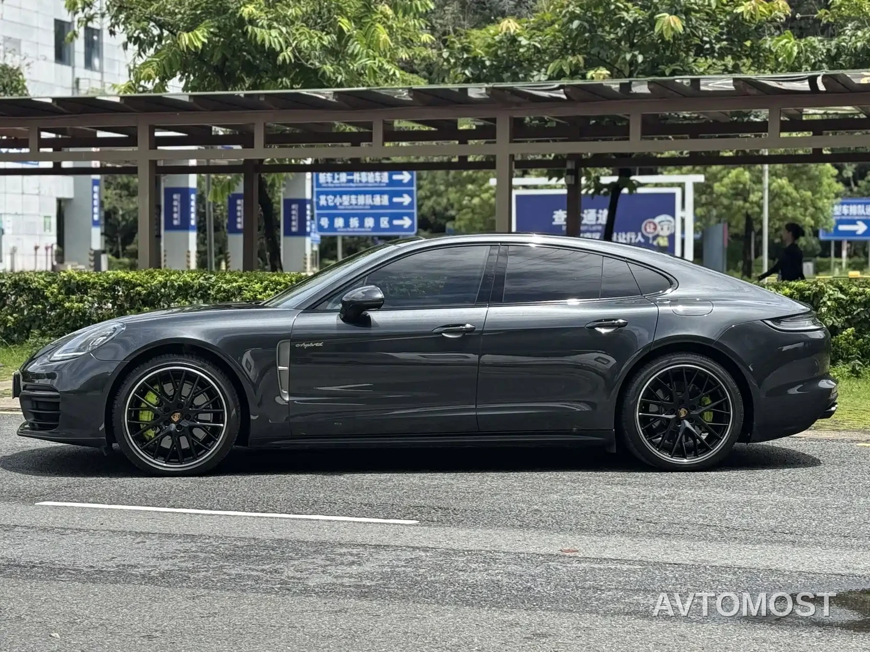 Porsche Panamera New Energy 2023 Facelift Panamera 4 E-Hybrid Platinum Edition 2.9T — фото 4