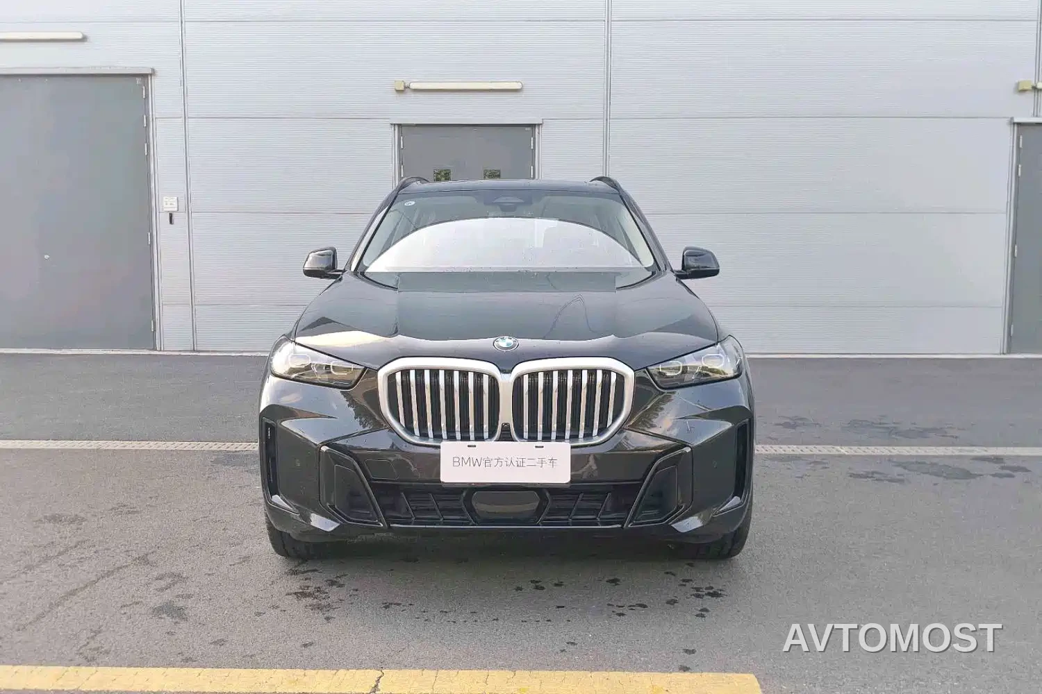 BMW X5 2025 Model xDrive 30Li M Sport Blackout Package — фото 3