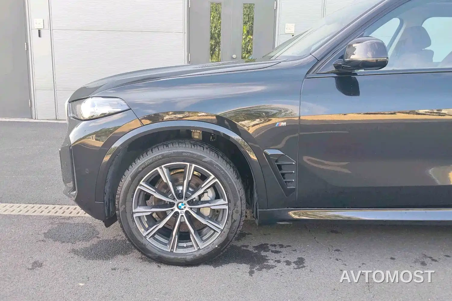 BMW X5 2025 Model xDrive 30Li M Sport Blackout Package — фото 7