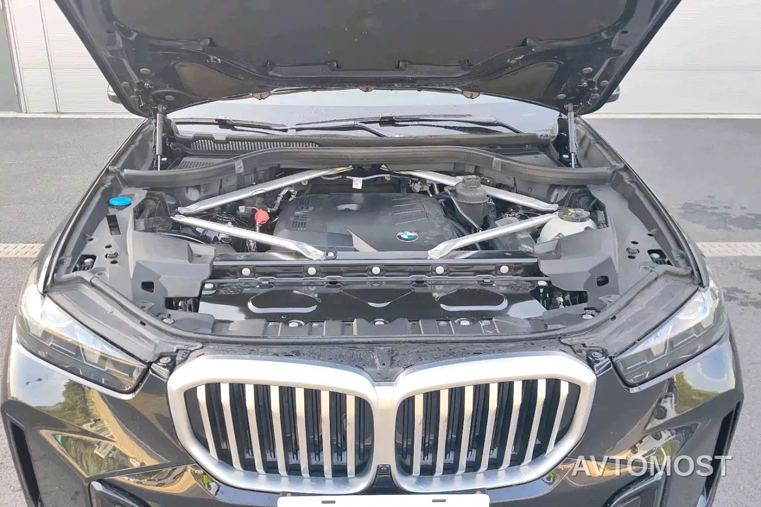 BMW X5 2025 Model xDrive 30Li M Sport Blackout Package — фото 12
