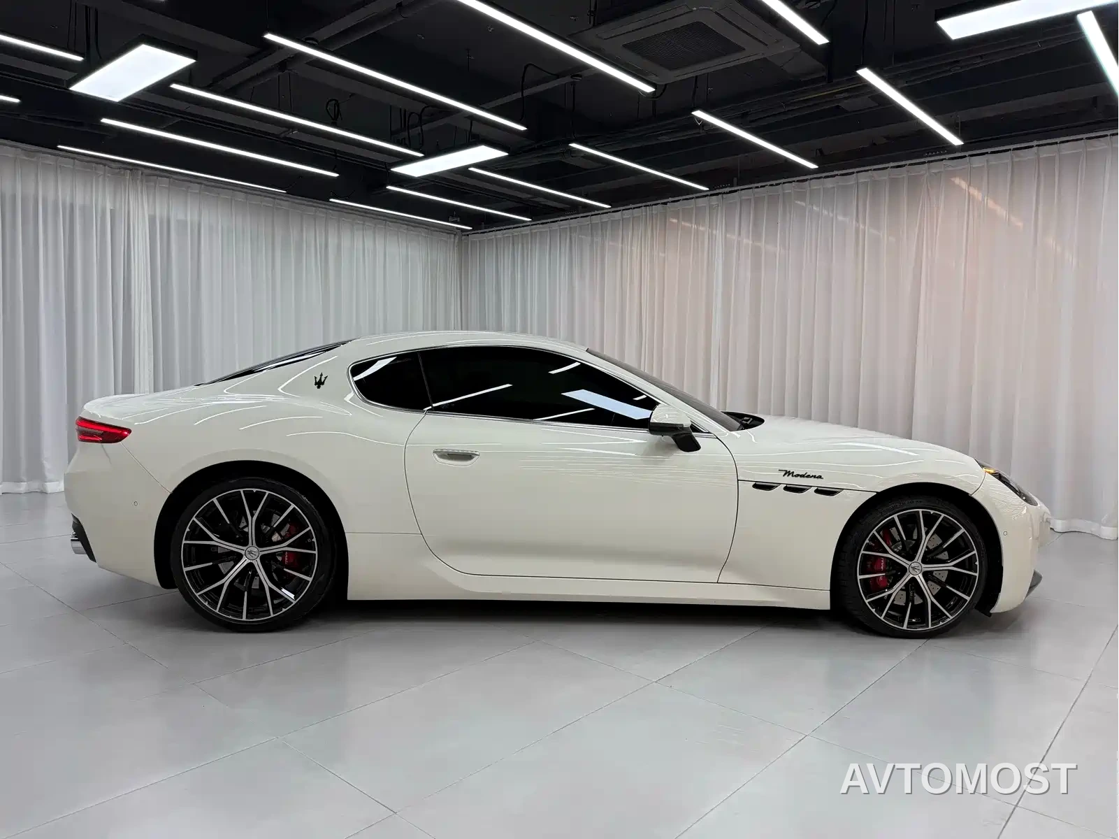 Maserati GranTurismo 2023 3.0T Modena — фото 2