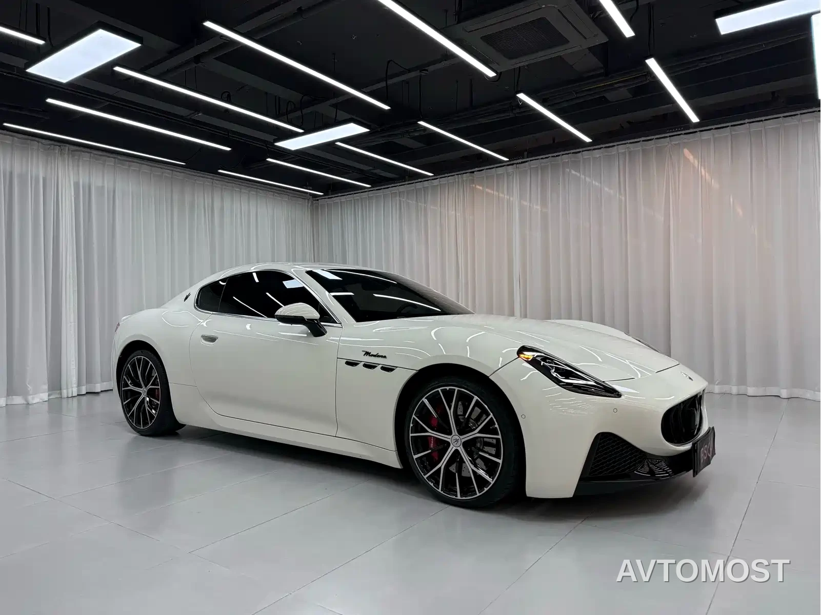 Maserati GranTurismo 2023 3.0T Modena — фото 4