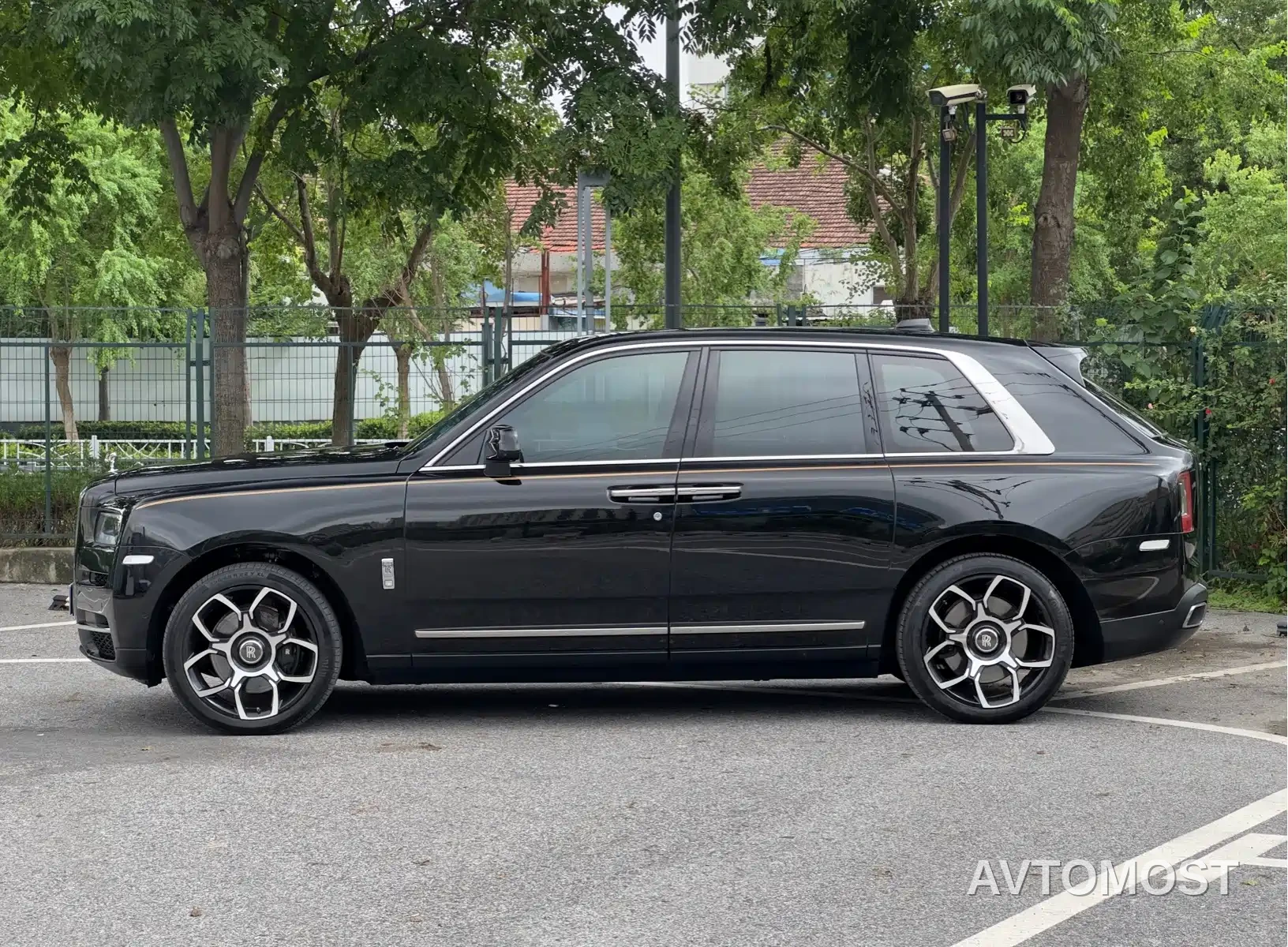 Rolls-Royce Cullinan 2018 4-Seater Version — фото 7