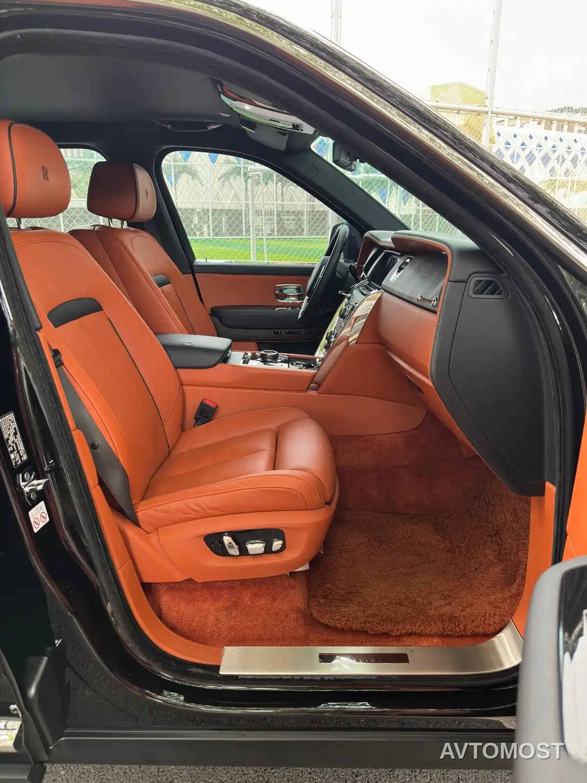 Rolls-Royce Cullinan 2018 4-Seater Version — фото 13