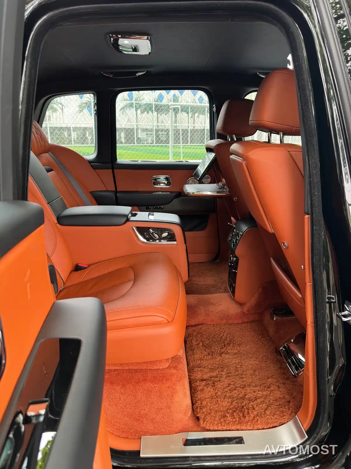 Rolls-Royce Cullinan 2018 4-Seater Version — фото 16