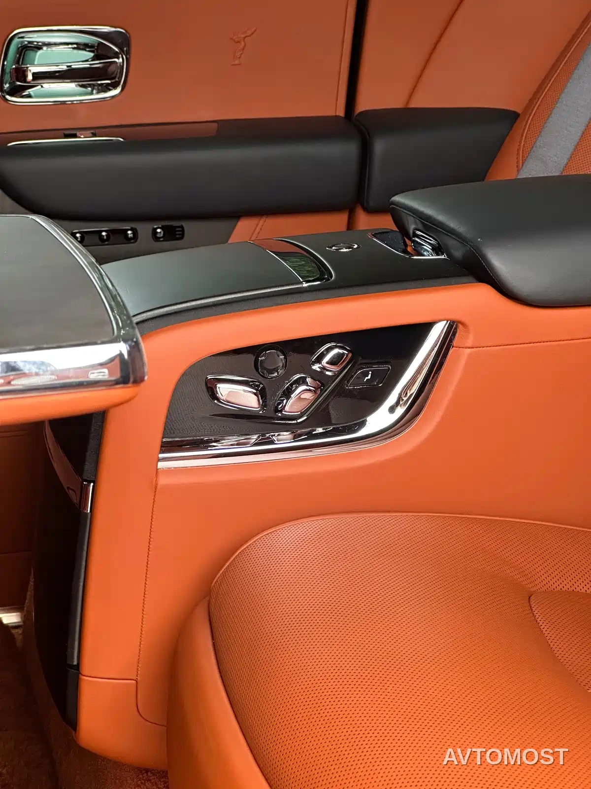 Rolls-Royce Cullinan 2018 4-Seater Version — фото 19