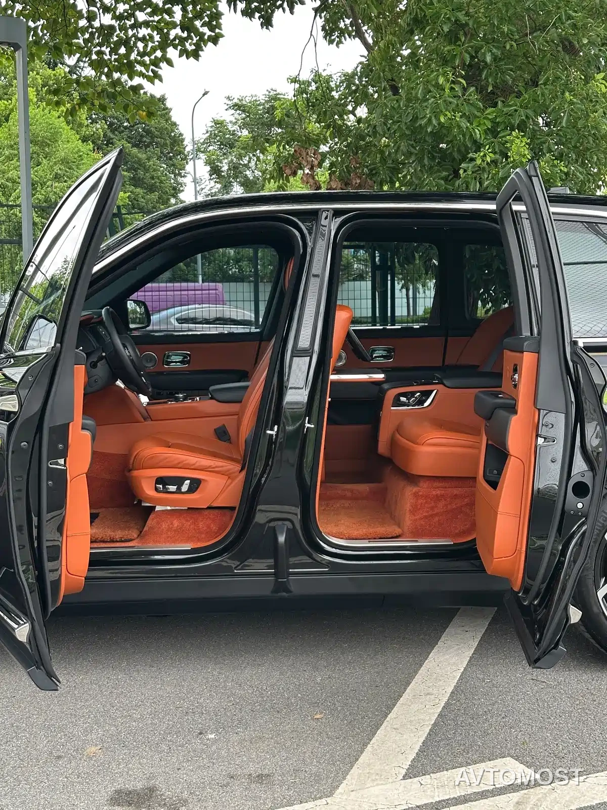 Rolls-Royce Cullinan 2018 4-Seater Version — фото 21
