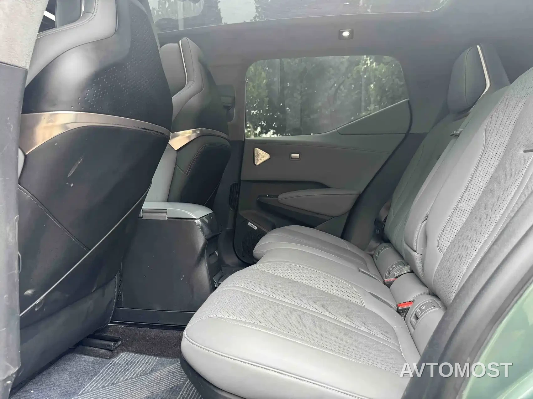 Zeekr X 2023 AWD YOU Edition 4-Seater — фото 6