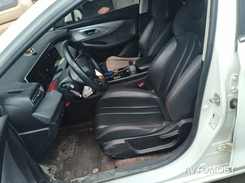 BAIC Beijing U5 PLUS 2021 1.5L CVT Luxury Edition — фото 7
