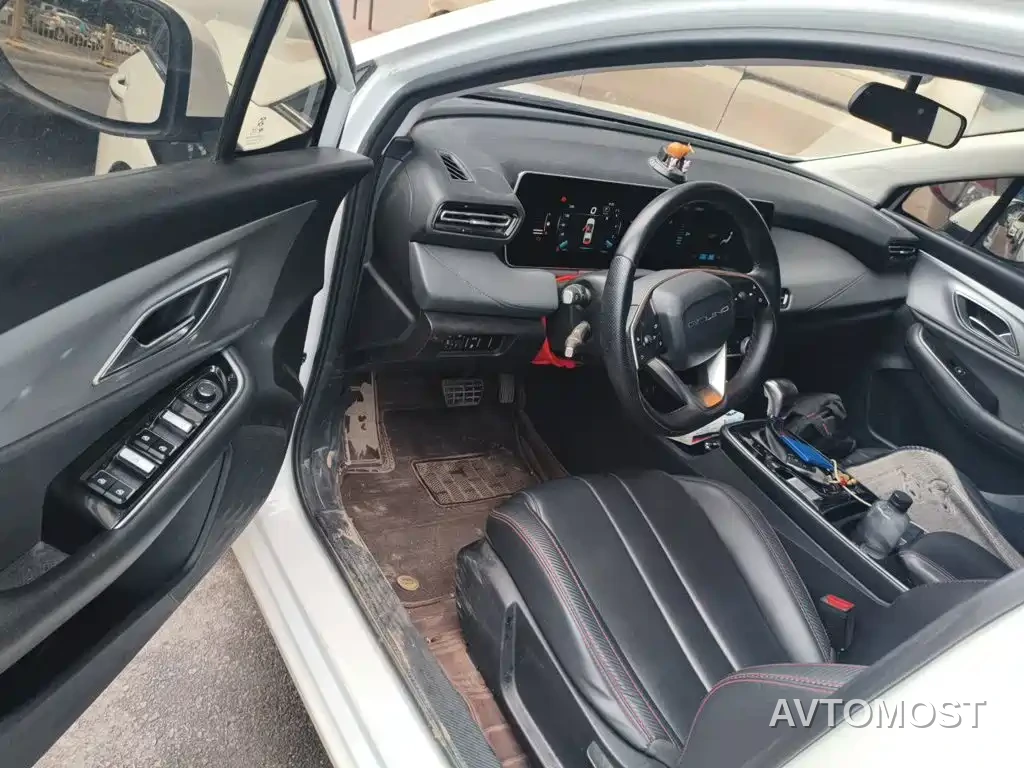 BAIC Beijing U5 PLUS 2021 1.5L CVT Luxury Edition — фото 13