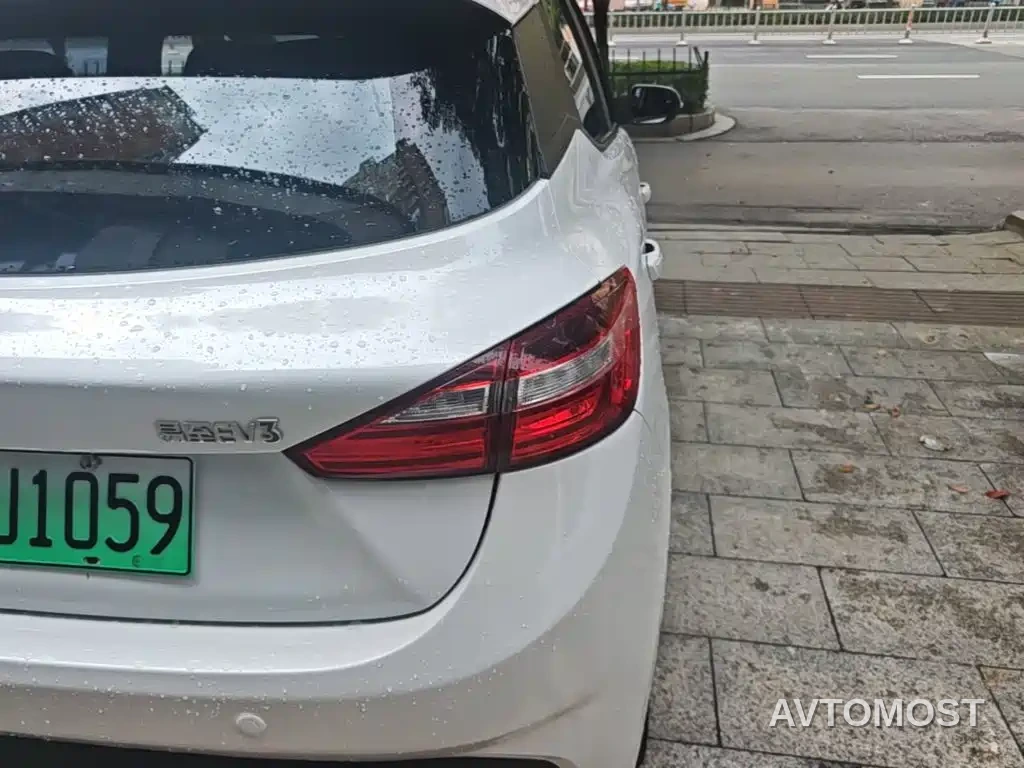 JMCG New Energy Yizhi EV3 2022 Mini Radar Joy Run Edition — фото 7