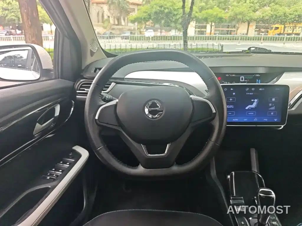 JMCG New Energy Yizhi EV3 2022 Mini Radar Joy Run Edition — фото 10