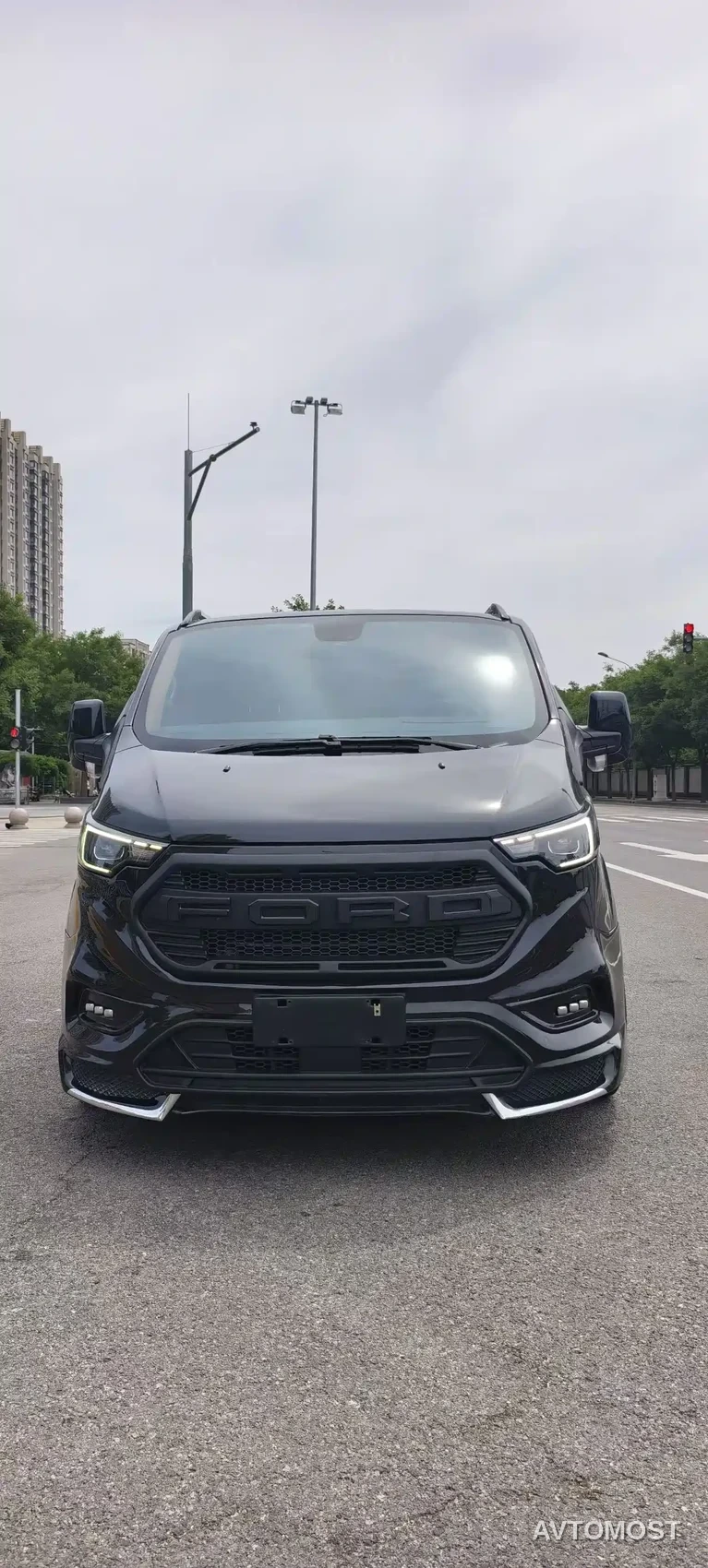 Juntian Granvia 2025 High Roof 2WD Starlight Edition — фото 1