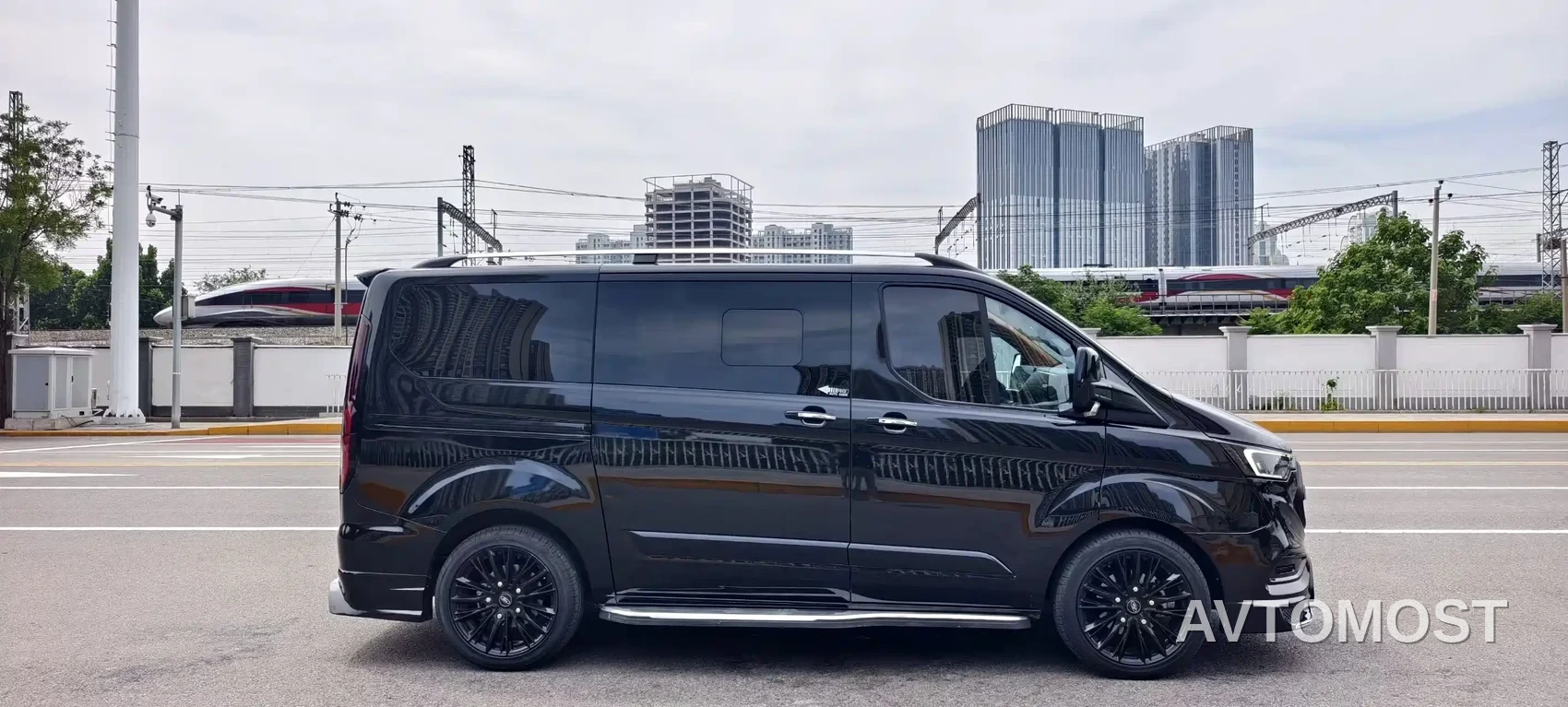 Juntian Granvia 2025 High Roof 2WD Starlight Edition — фото 3