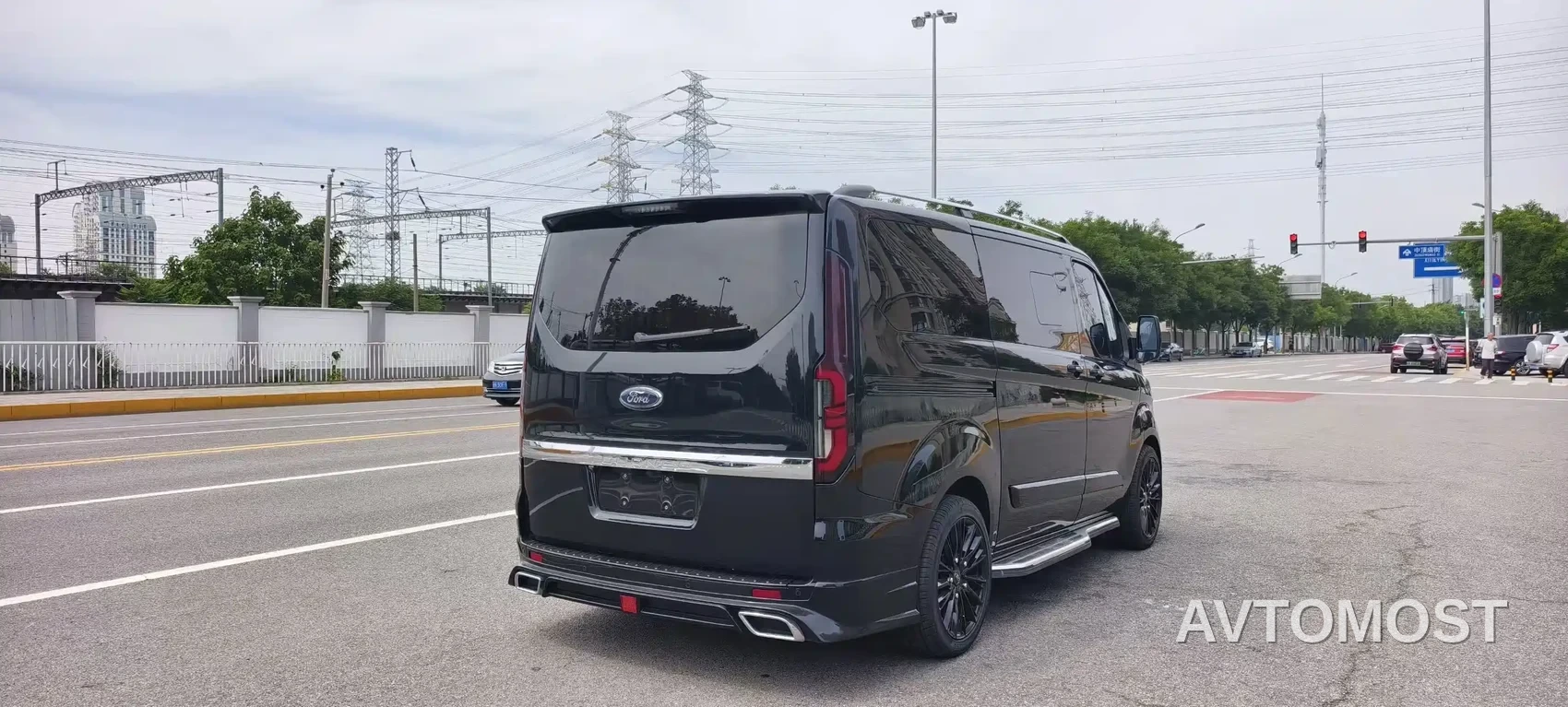Juntian Granvia 2025 High Roof 2WD Starlight Edition — фото 4