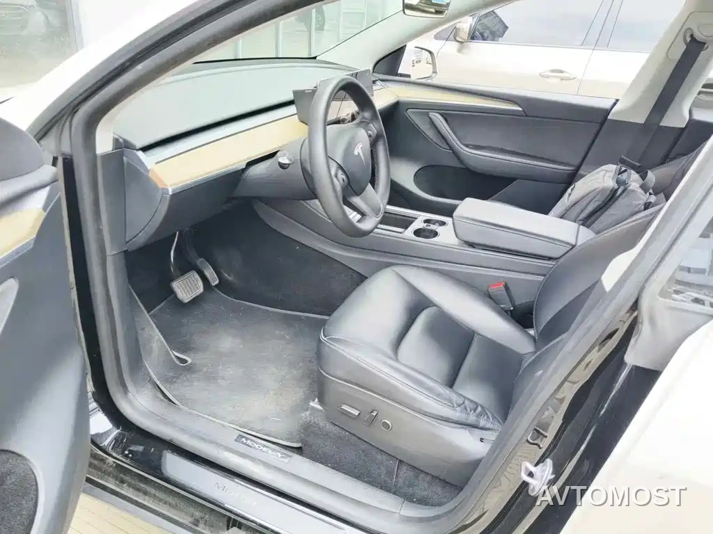 Tesla Model Y 2022 Rear-Wheel Drive Version — фото 8