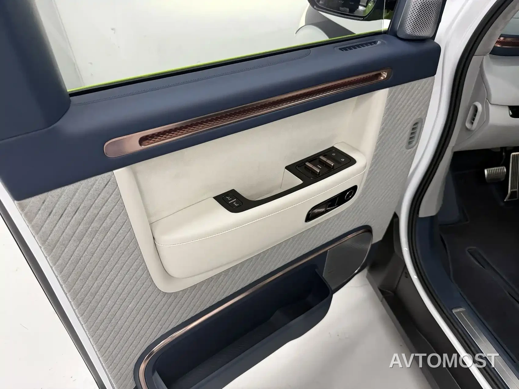 Zeekr MIX 2025 Smart Driving Edition — фото 3