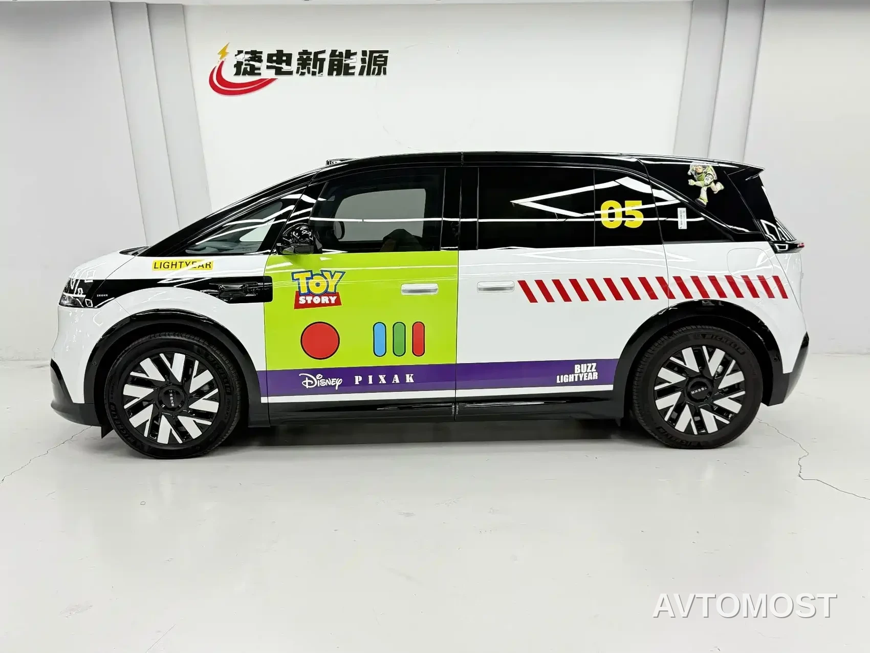 Zeekr MIX 2025 Smart Driving Edition — фото 7