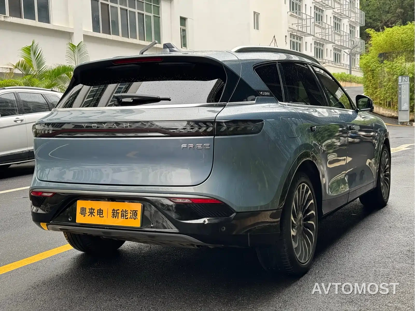 VOYAH FREE 2021 4WD Extended Range Launch Edition Exclusive Luxury Package — фото 3
