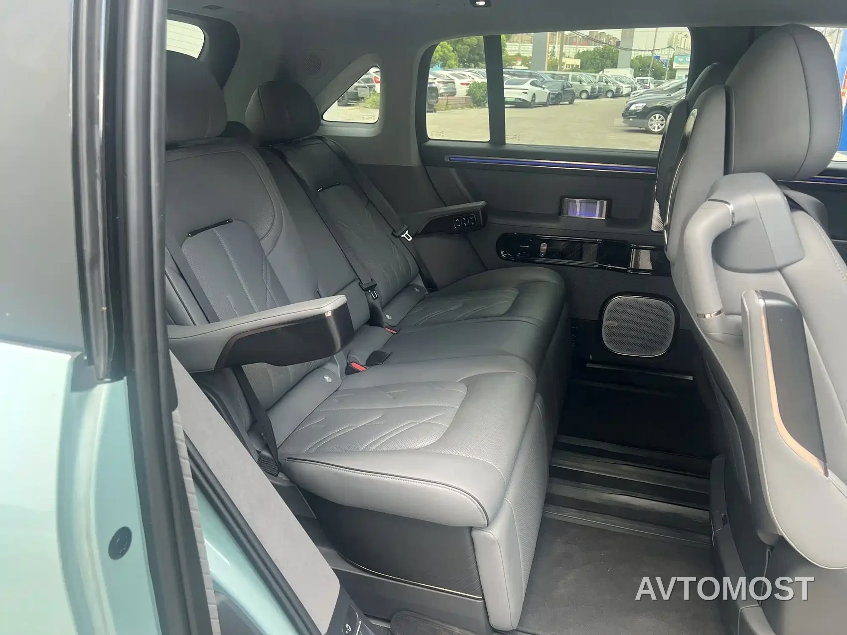 Zeekr MIX 2025 Smart Driving Edition — фото 6