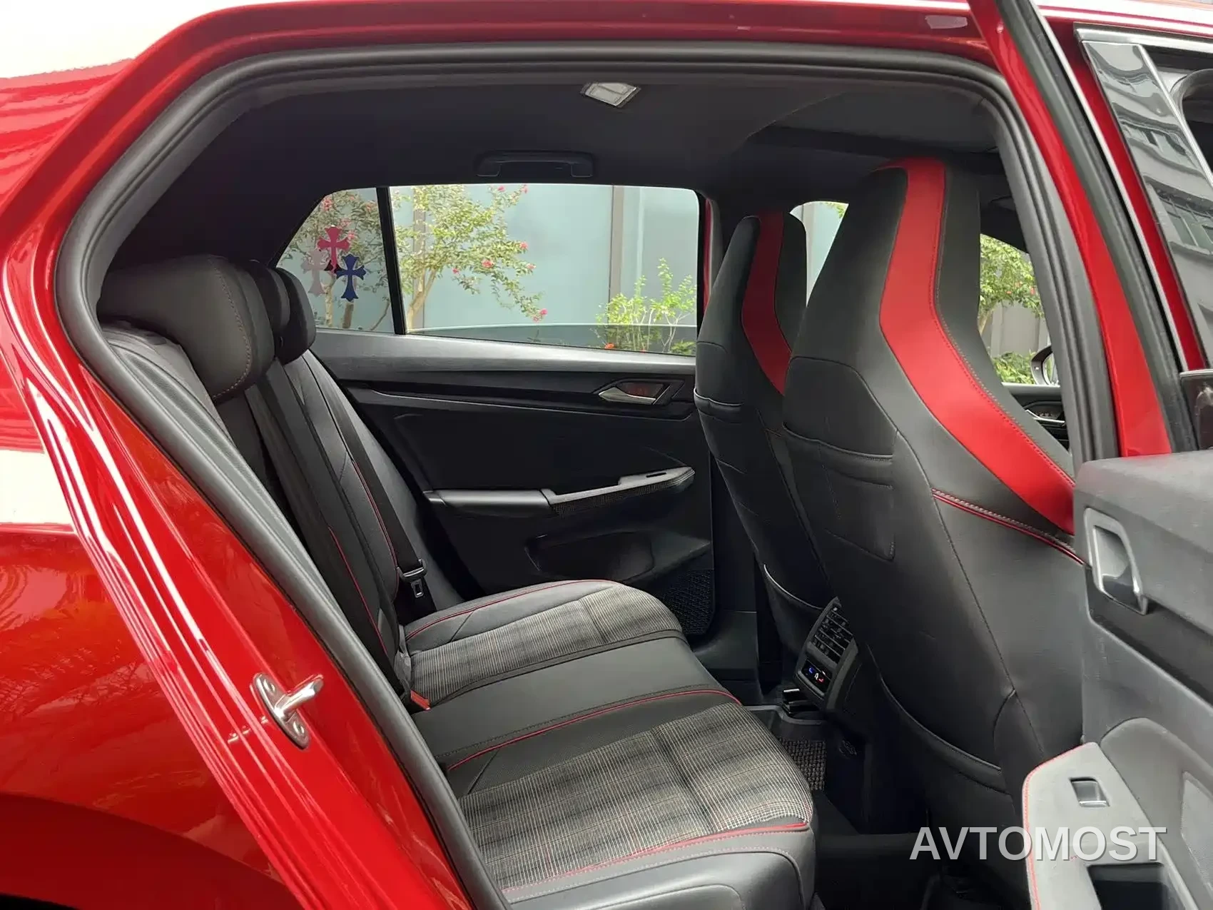 Volkswagen Golf GTI 2021 380TSI DSG GTI — фото 10