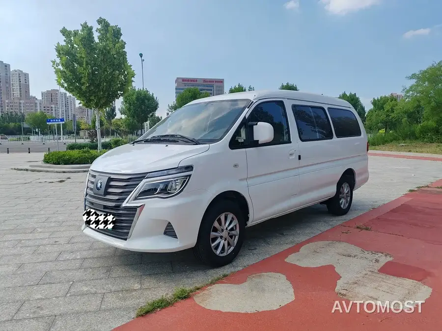 Dongfeng Fengxing Lingzhi New Energy 2024 Standard Base 7-Seater