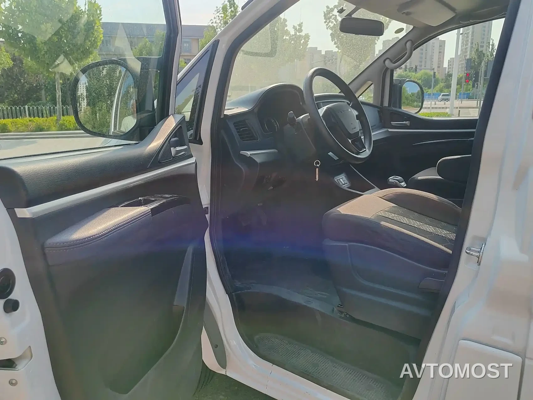 Dongfeng Fengxing Lingzhi New Energy 2024 Standard Base 7-Seater — фото 14